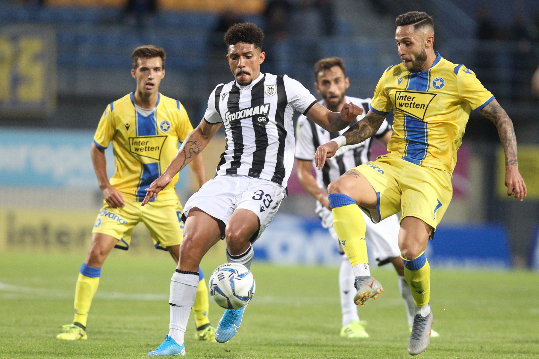 Ντάγκλας Αουγκούστο: Συνέχισε την ανοδική πορεία του