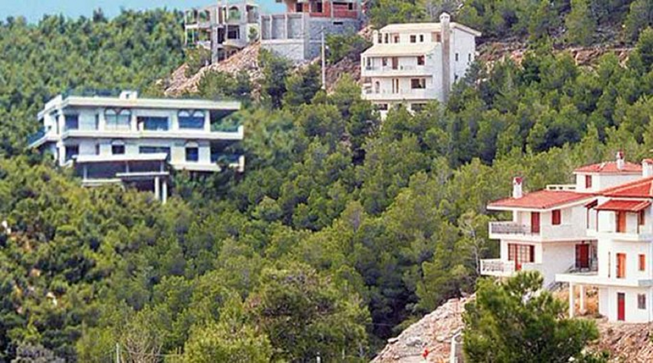 Αυθαίρετα: Έρχεται παράταση και νέα μόνιμη ρύθμιση