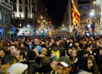 Βαρκελώνη: Εκατοντάδες χιλιάδες υπέρμαχοι της ανεξαρτησίας της Καταλονίας στους δρόμους