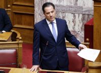 Άδωνις Γεωργιάδης: Αυστηρό μήνυμα προς τις τράπεζες για υπερβολικές χρεώσεις