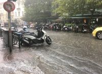 Καιρός: Έντονη χαλαζόπτωση στην Αθήνα