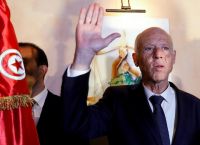 Κάις Σαΐντ: Ο συνταξιούχος καθηγητής του δικαίου που εξελέγη Πρόεδρος της Τυνησίας