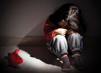 Κομισιόν: Καλεί την Ελλάδα να εφαρμόσει τους κανόνες για την καταπολέμηση της σεξουαλικής κακοποίησης παιδιών