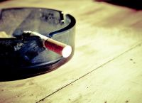 Αντικαπνιστικός νόμος: Αντιδράσεις από τους καταστηματάρχες – Απειλούν με προσφυγή στο ΣτΕ