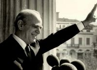 Νέα Δημοκρατία: 45 χρόνια από την ημέρα που ο Καραμανλής ίδρυσε το κόμμα Νέα Δημοκρατία: 45 χρόνια από την ημέρα που ο Καραμανλής ίδρυσε το κόμμα