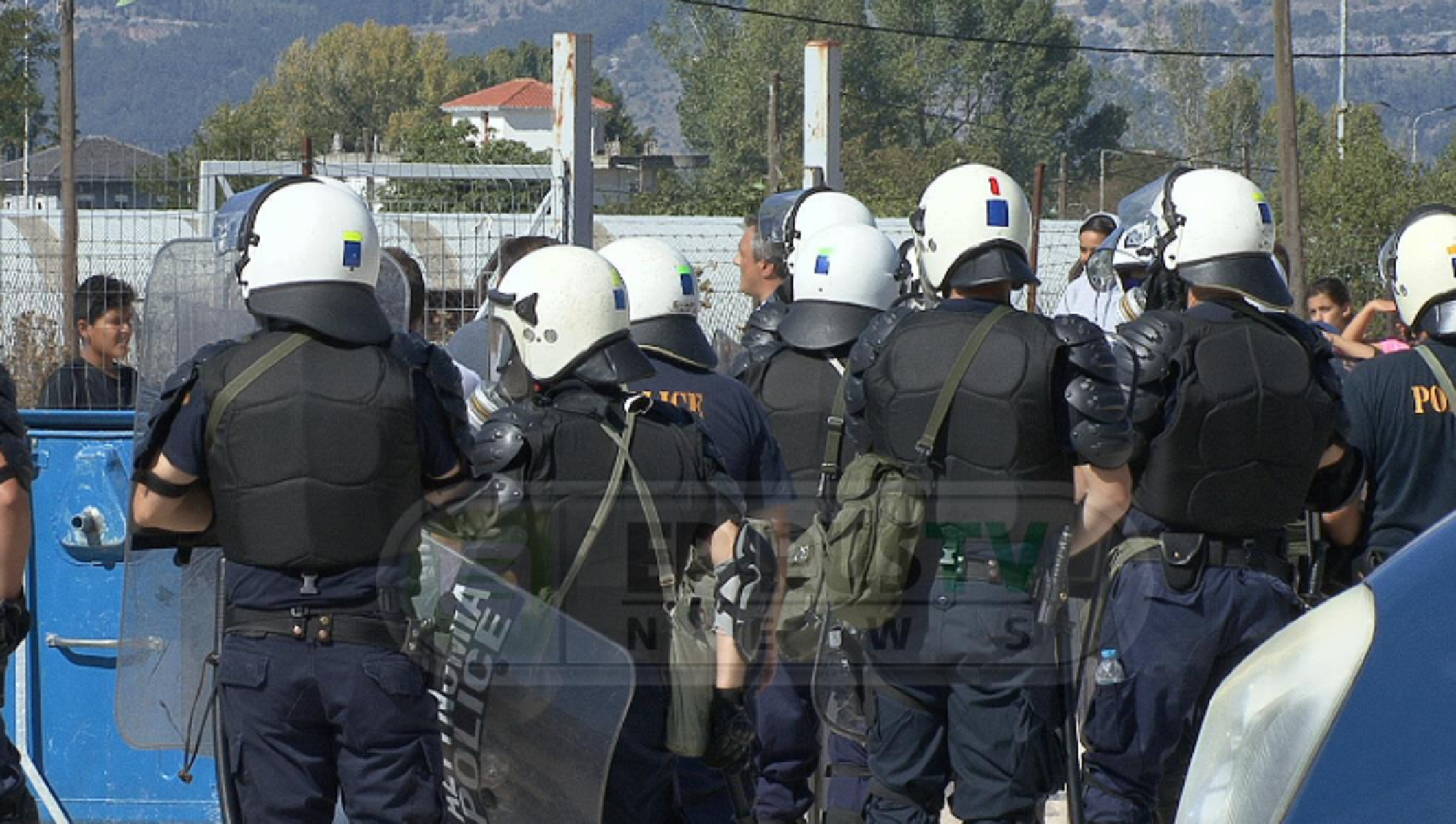 Ιωάννινα: Επεισόδια στον καταυλισμό του Κατσικά- Δακρυγόνα και πετροπόλεμος μεταξύ μεταναστών και αστυνομικών