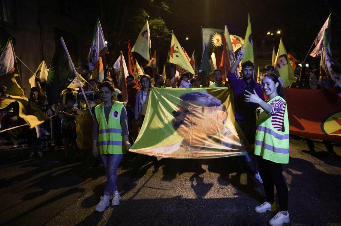 Προπύλαια: Συλλαλητήριο από Κούρδους για την τουρκική εισβολή στη Συρία
