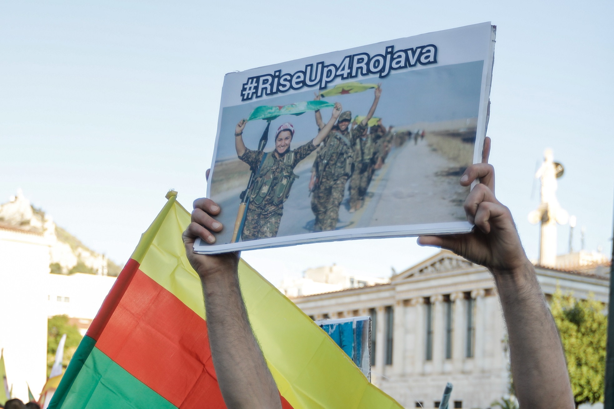 Εισβολή στη Συρία: Οργισμένα συλλαλητήρια από Κούρδους σε Αθήνα και Θεσσαλονίκη