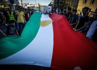 Εισβολή στη Συρία: Πορεία Κούρδων στο κέντρο της Αθήνας – Πλακάτ κατά του Ερντογάν