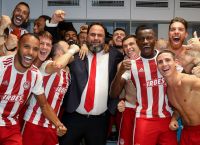 Βαγγέλης Μαρινάκης: Πανευτυχής μετά τη νίκη του Ολυμπιακού κόντρα στην ΑΕΚ