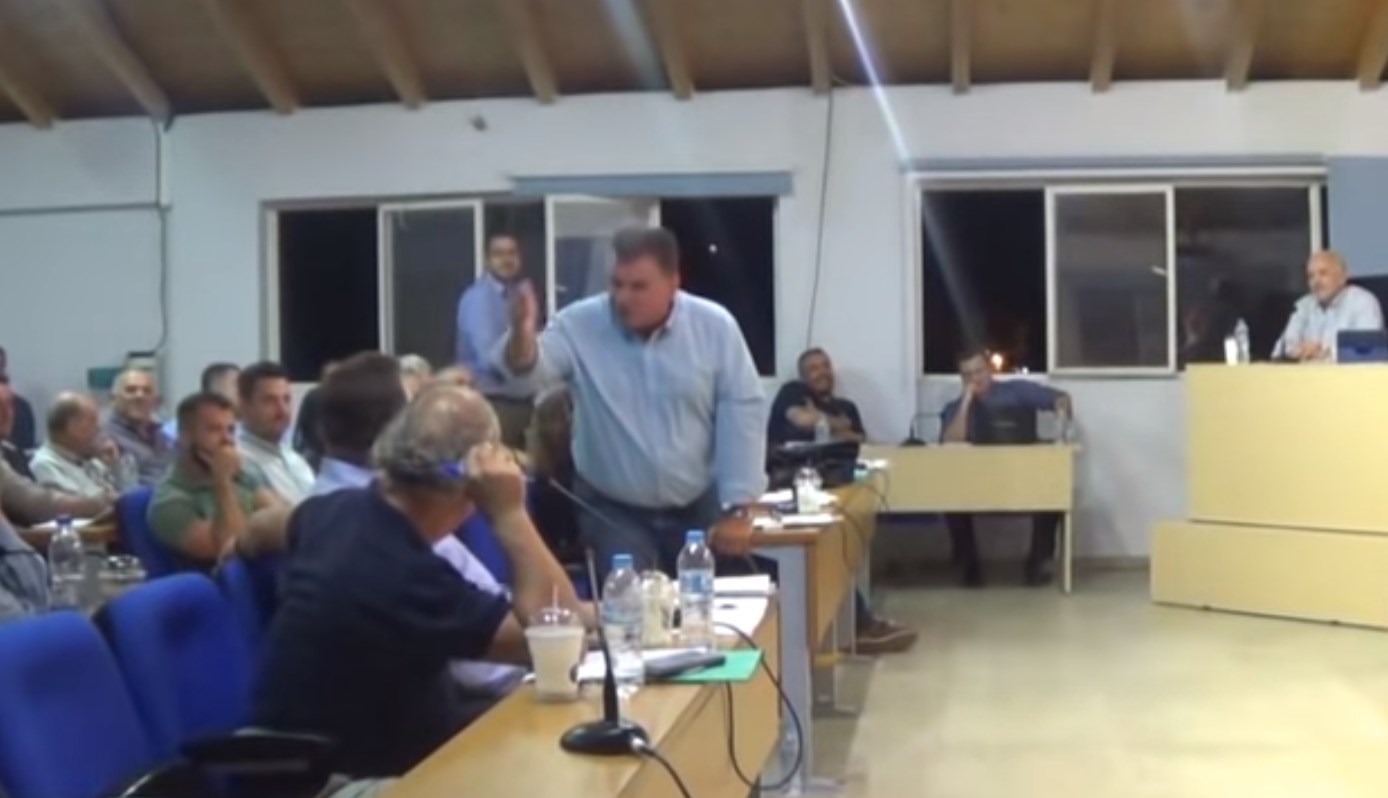 Μεσολόγγι: Απίστευτες εκφράσεις στο δημοτικό συμβούλιο – «Τι λες μωρέ μπανιέρα;»