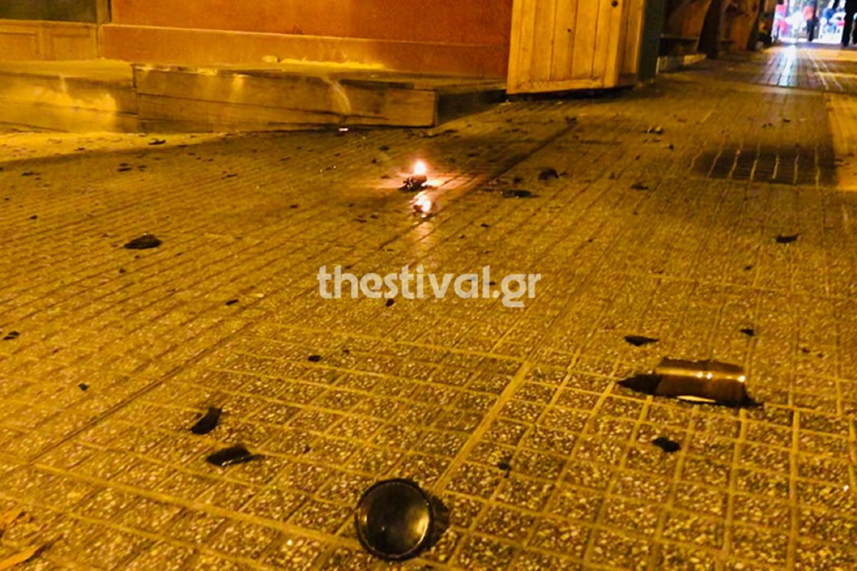Θεσσαλονίκη: Επίθεση με μολότοφ σε διμοιρία των ΜΑΤ και περιπολικό
