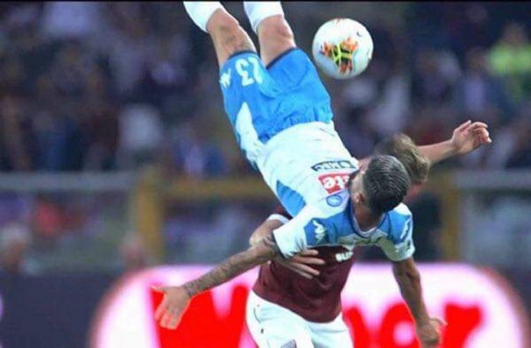 Τραυματισμός – σοκ για ποδοσφαιριστή της Νάπολι: Υπέστη κάταγμα στο στέρνο