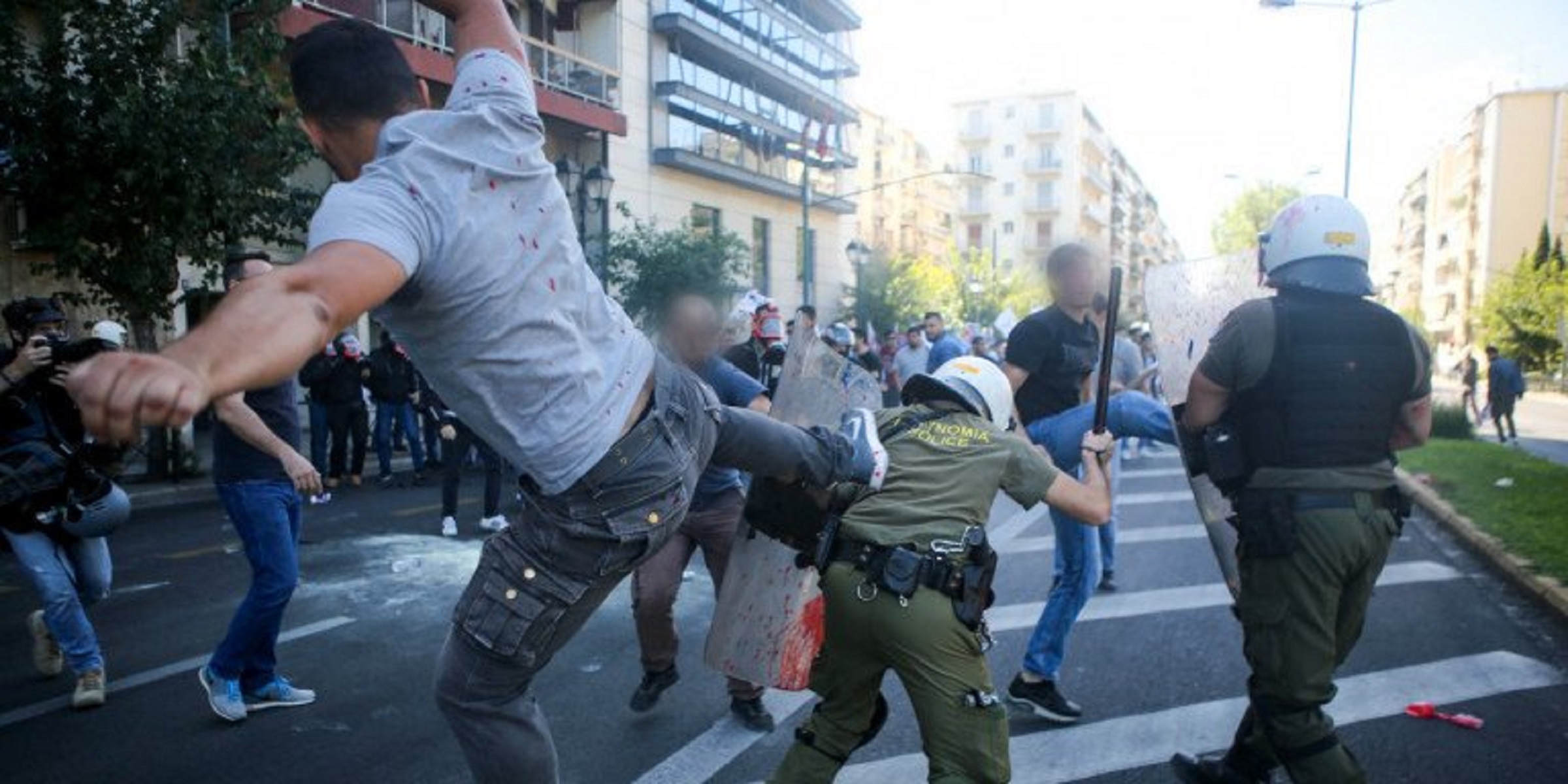“Πόλεμος” Μπογδάνου – ΚΚΕ με αφορμή τα στοιχεία του “καρατέκα” διαδηλωτή