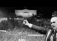 18 Οκτωβρίου 1981: “Όταν μέθυσε ο ήλιος για πρώτη φορά” – Ο λαός στην εξουσία με κυβέρνηση ΠΑΣΟΚ