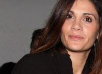 Άννα Μαρία Παπαχαραλάμπους: “Στην Ελλάδα οι ωραίοι θεωρούνται χαζοί ή ατάλαντοι”