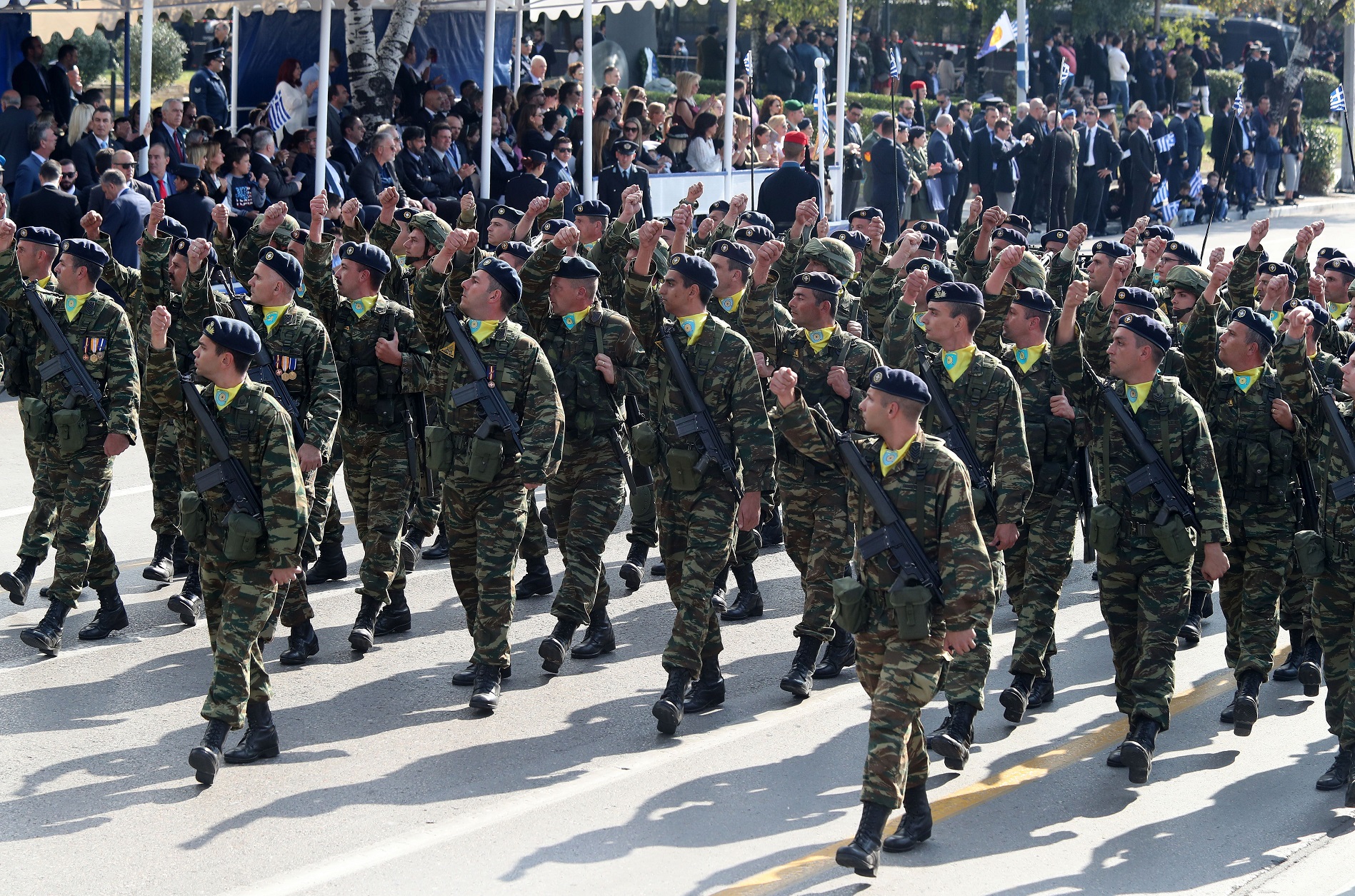 28η Οκτωβρίου: Παρελάσεις σε Αθήνα και Θεσσαλονίκη – Ποιοι δρόμοι θα είναι κλειστοί