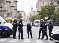 Παρίσι: Αεροπλάνο που έσπασε το φράγμα του ήχου «τάραξε» όλο το Παρίσι Παρίσι: Αεροπλάνο που έσπασε το φράγμα του ήχου «τάραξε» όλο το Παρίσι