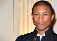 Φαρέλ Γουίλιαμς: Μιλάει για τα τραγούδια που τον κάνει να ντρέπεται