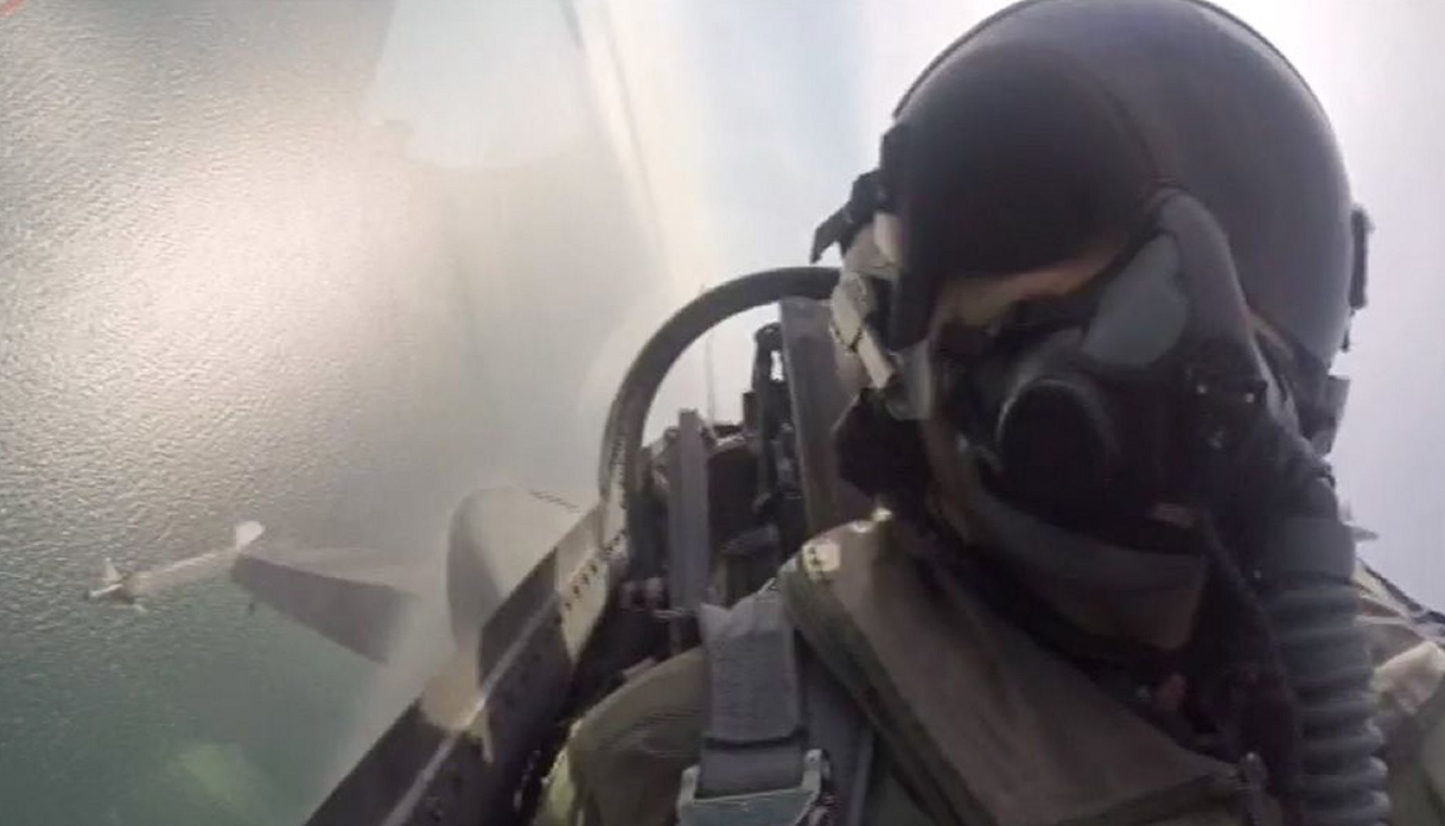 28η Οκτωβρίου: Το μήνυμα του πιλότου του F-16 που «έσκισε» τον ουρανό της Θεσσαλονίκης [vid]