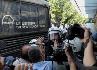 Συλλαλητήριο ΠΟΕ-ΟΤΑ: Ένταση και επεισόδια έξω από τη Βουλή Συλλαλητήριο ΠΟΕ-ΟΤΑ: Ένταση και επεισόδια έξω από τη Βουλή