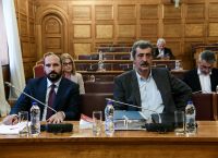 Υπόθεση Novartis: Ένταση από τον ΣΥΡΙΖΑ για τον αποκλεισμό Πολάκη – Τζανακόπουλου από την προανακριτική