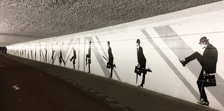 “Τα κορίτσια τα καημένα κι ούτε λέξη πια για αυτά”