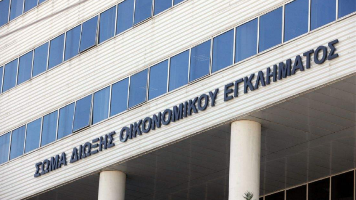 ΣΔΟΕ: Κατασχέθηκαν μεγάλες ποσότητες «μαϊμού» αθλητικών υποδημάτων στο λιμάνι του Πειραιά