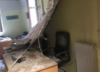 Θεσσαλονίκη: Κατέρρευσε οροφή στο τμήμα Πληροφορικής του “Ιπποκρατείου” νοσοκομείου (pics)