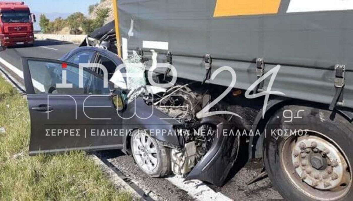 Σέρρες: Συγκλονιστικό δυστύχημα στην Εγνατία Οδό – Αυτοκίνητο “καρφώθηκε” σε φορτηγό -Ένας νεκρός (vid)