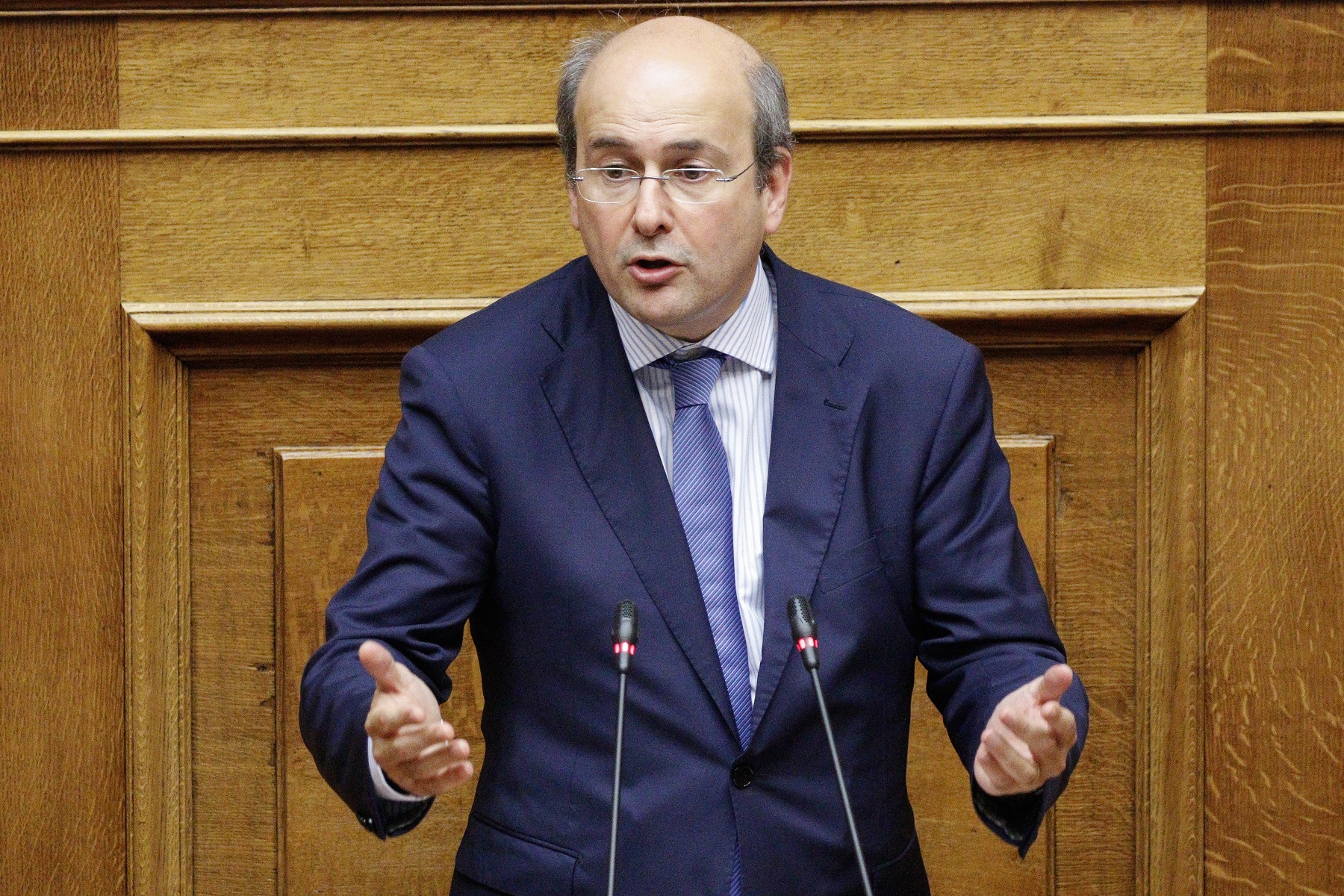 Κωστής Χατζηδάκης: Σφοδρή επίθεση σε ΣΥΡΙΖΑ με κατηγορίες για “τυφλό κομματικό πάθος”