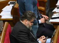 Βουλευτής έκλεινε ραντεβού με ιερόδουλη στη διάρκεια συνεδρίασης του κοινοβουλίου [pics]