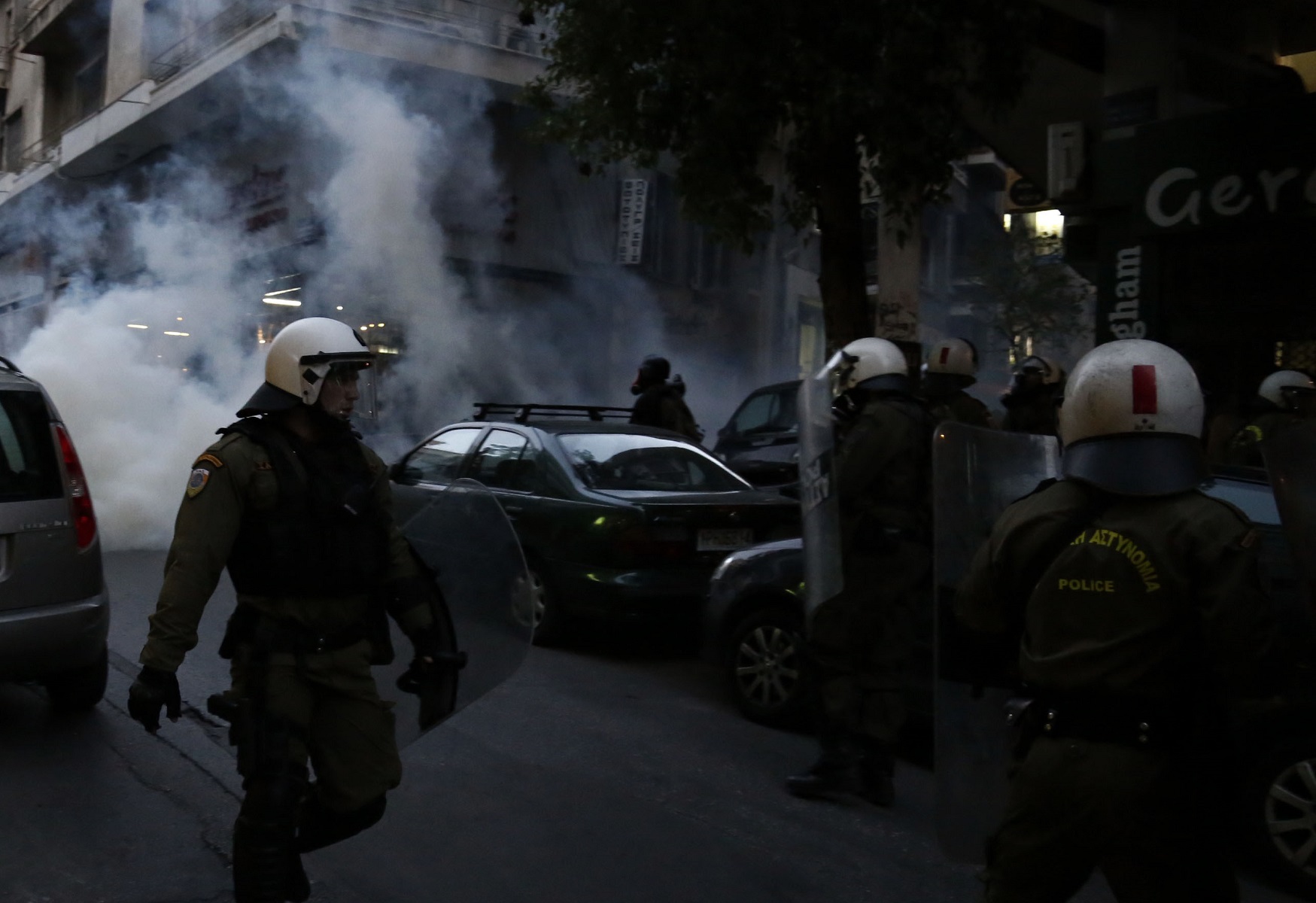Εξάρχεια: Επεισόδια μεταξύ αντιεξουσιαστών και αστυνομικών