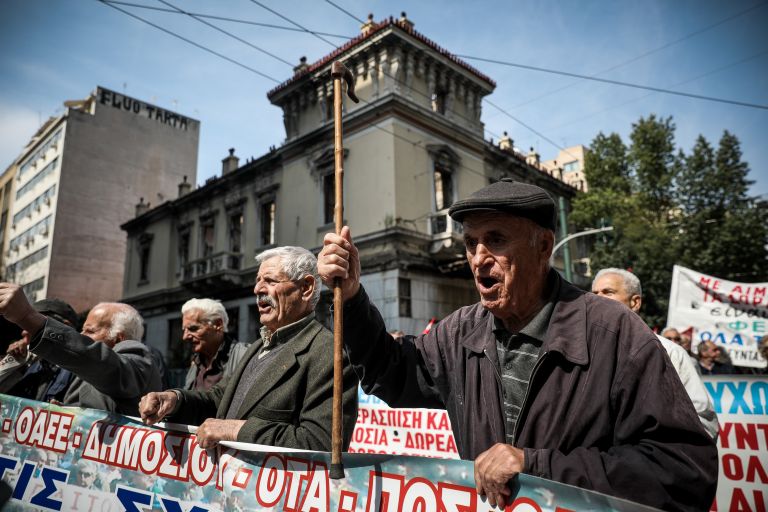 Αυξάνονται οι συντάξεις – Πότε θα δοθούν – Τι θα γίνει με τα αναδρομικά