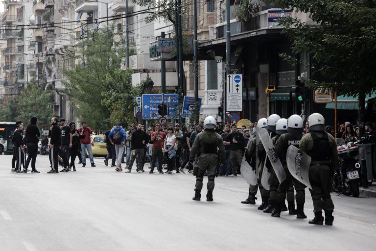 ΑΣΟΕΕ: Νέα επεισόδια στο Οικονομικό Πανεπιστήμιο – Καταγγελία για βία αστυνομικών εις βάρος δημοσιογράφων