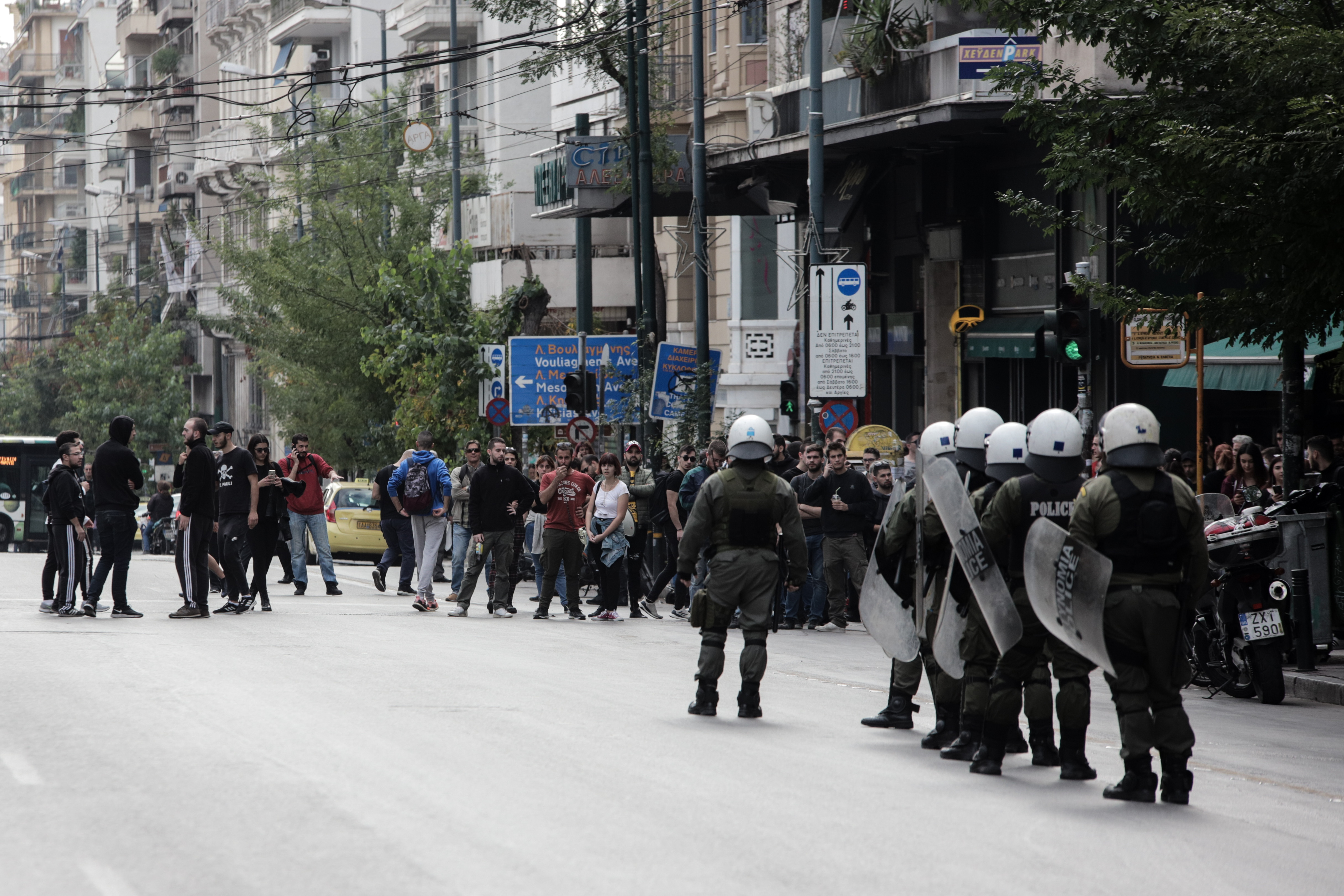 ΑΣΟΕΕ: Νέα επεισόδια στο Οικονομικό Πανεπιστήμιο – Καταγγελία για βία αστυνομικών εις βάρος δημοσιογράφων