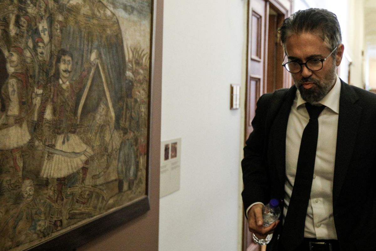 Προανακριτική Novartis: Καταθέτει η γραμματέας του Φρουζή