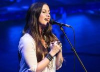 Alanis Morissette: Βραβείο Billboard για τη διαρκή συνεισφορά της στη μουσική βιομηχανία