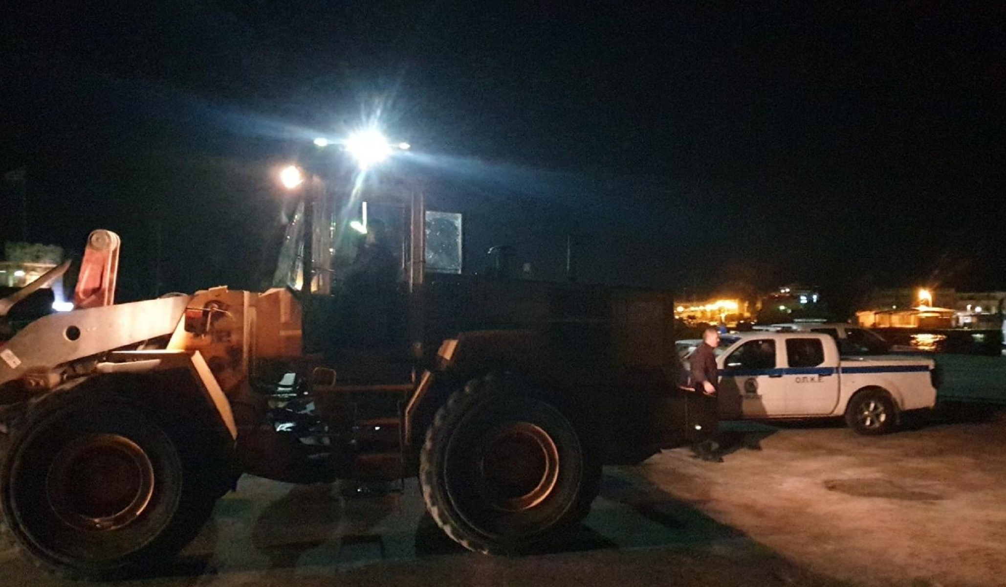 Κως: Οι κάτοικοι και ο δήμαρχος μπλόκαραν την αποβίβαση μεταναστών