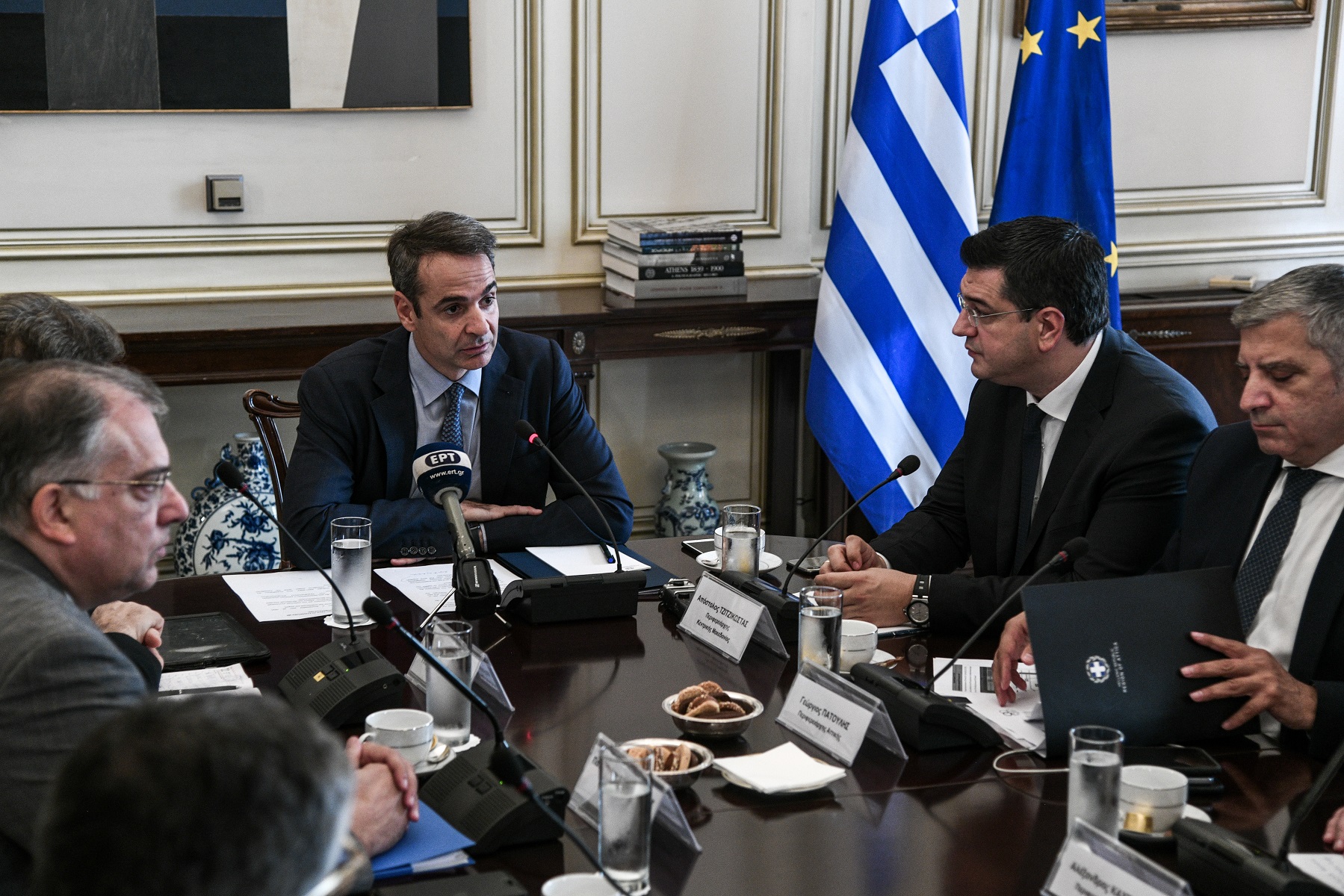 Μεταναστευτικό: 1700 προσλήψεις προσωπικού για τη διαχείριση του χάους