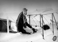 Maude Lores Bonney: Αφιερωμένο στην πρώτη γυναίκα που πέταξε από Αυστραλία σε Αγγλία το doodle της Google