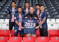 Replay: Επίσημος προμηθευτής Denim της Paris Saint-Germain