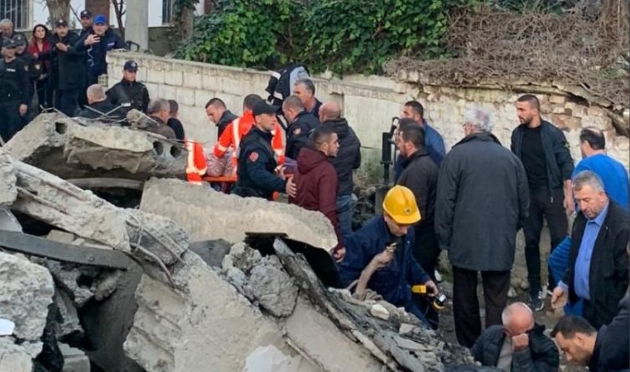 Αυξάνονται οι νεκροί από το σεισμό στην Αλβανία [pics&vid]