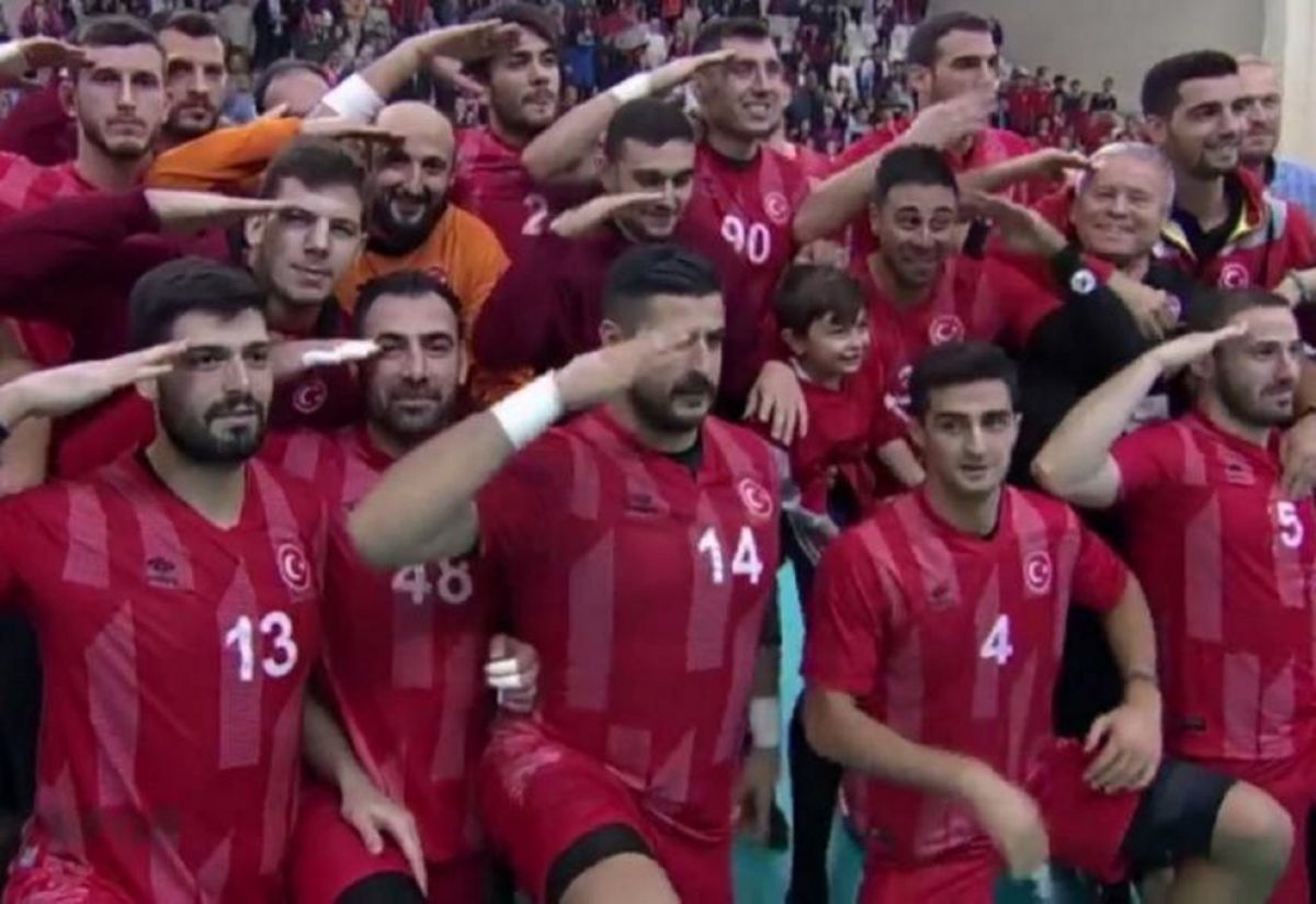 ΑΕΚ: “Τελείωσε” τον Τούρκο αθλητή που χαιρέτησε στρατιωτικά
