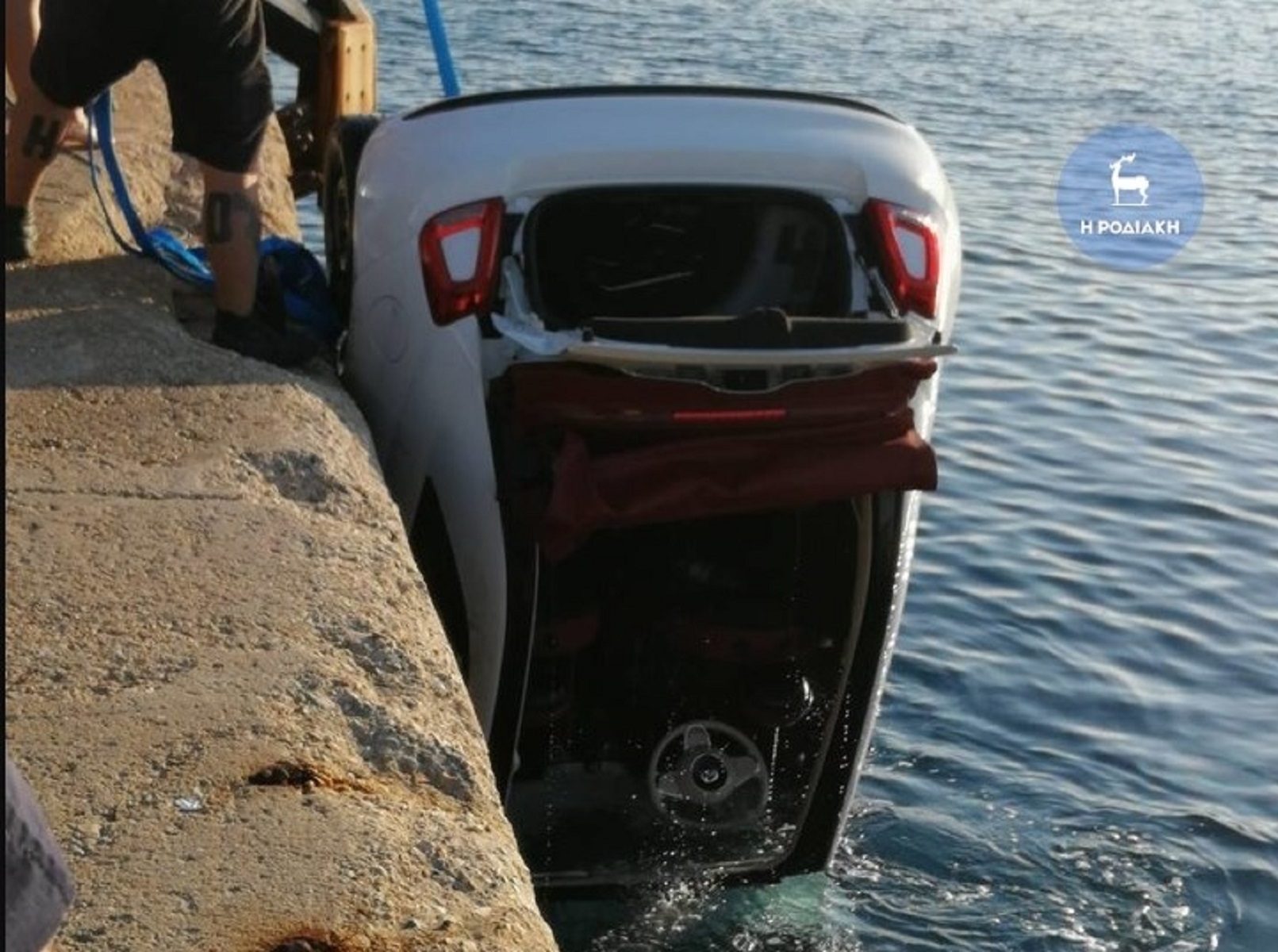 Ρόδος: Αυτοκίνητο έπεσε στο λιμάνι – Νεκρός ανασύρθηκε ο οδηγός