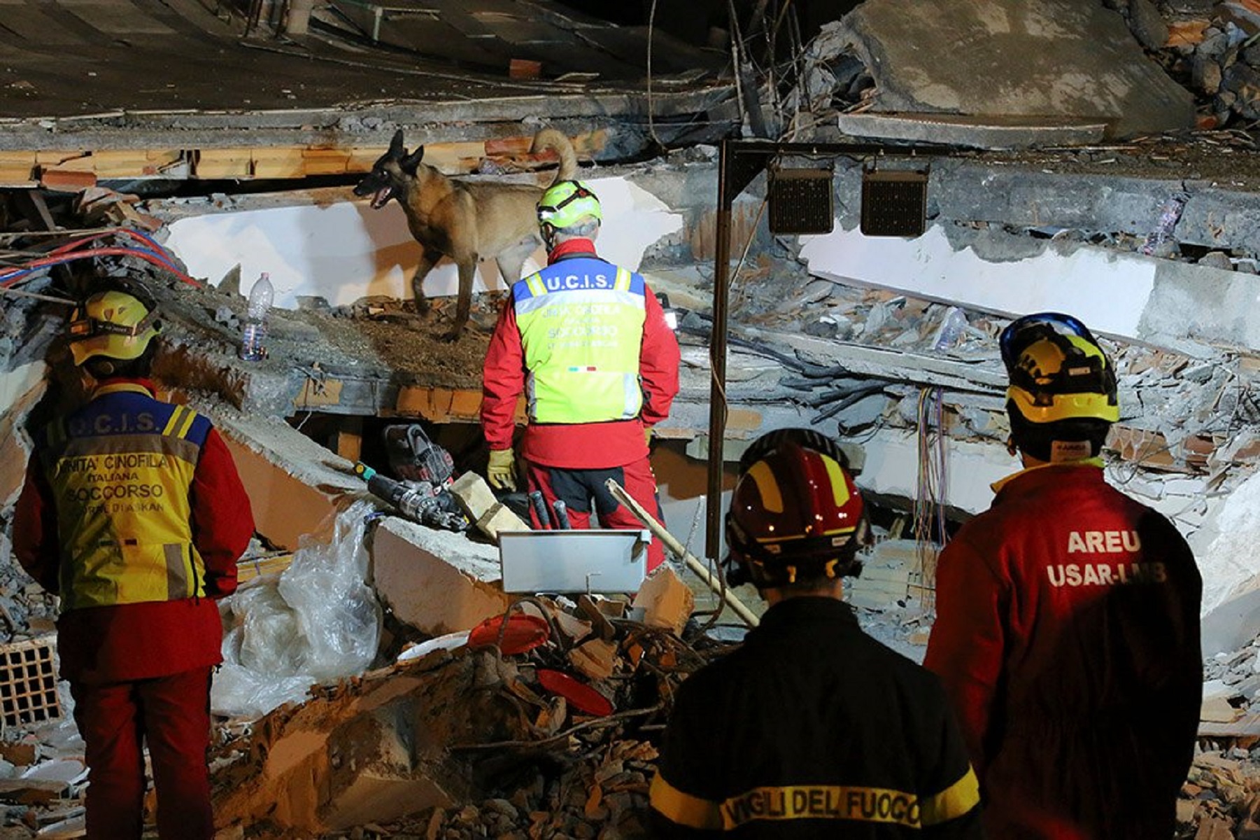 Ημέρα εθνικού πένθους στην Αλβανία – Στους 31 ανέρχονται οι νεκροί