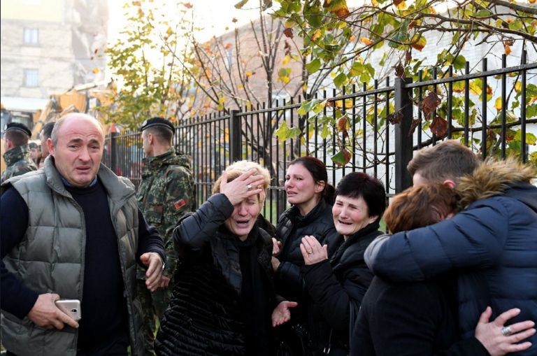 Αλβανία: Στους 30 οι νεκροί – Σε δομές φιλοξενίας οι σεισμόπληκτοι [vid]