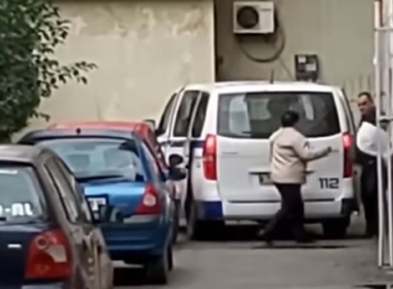 Σεισμός στην Αλβανία: Αστυνομικός κλέβει την ανθρωπιστική βοήθεια που προορίζεται για τους σεισμοπαθείς [vid]