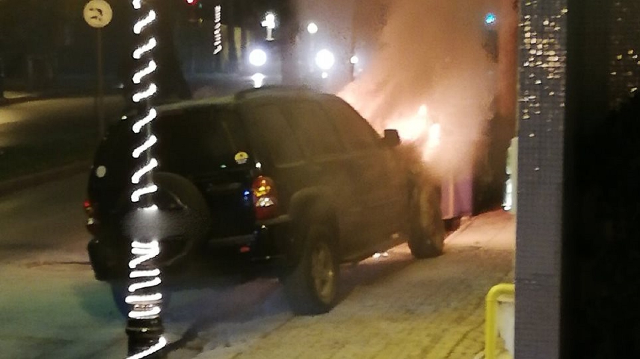 Κηφισιά: Αυτοκίνητο τυλίχθηκε στις φλόγες