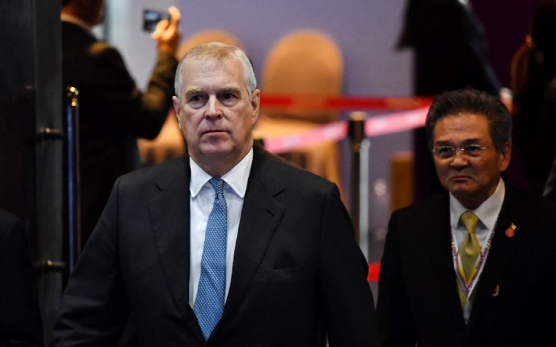 Πρίγκιπας Άντριου: Συνεχίζονται οι αποκαλύψεις – Είχε φέρει κρυφά μασέρ στο παλάτι